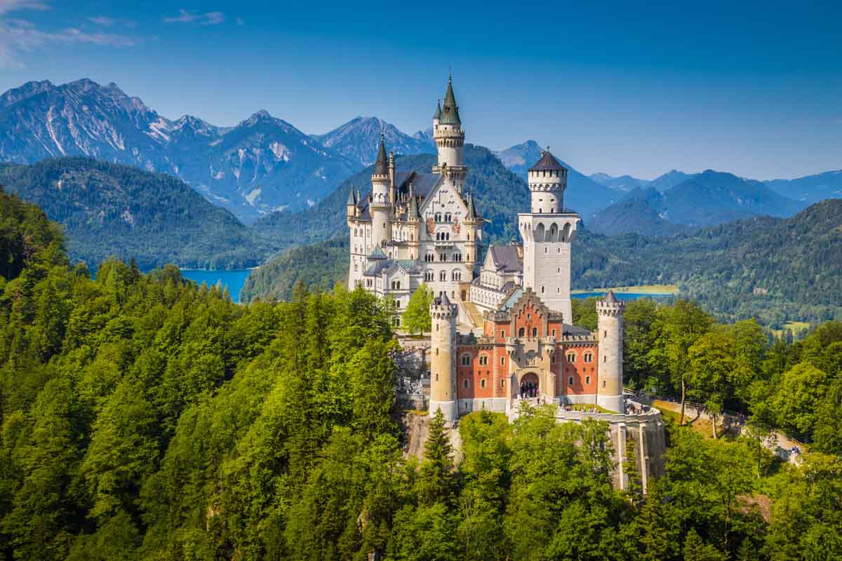 5 Largest Castles in the World Worth Seeing in a Lifetime